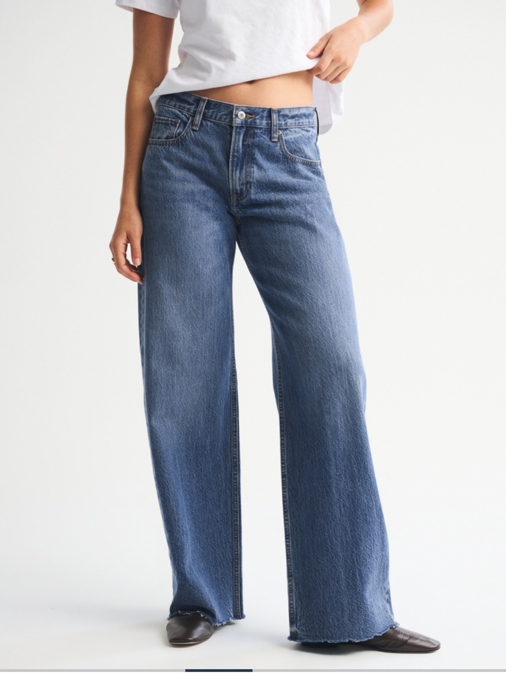 NWT Abercrombie curve love ultra loose low rise jean - 28 - 6L